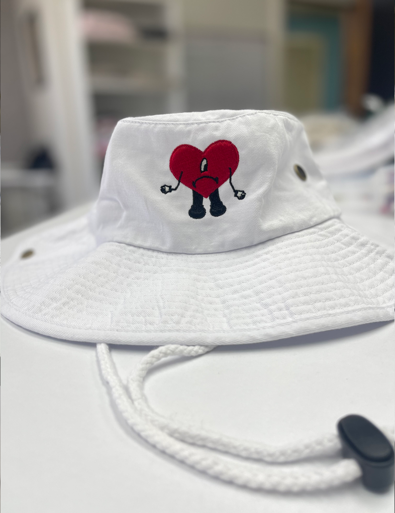 Red Heart Un Verano Sin Ti Embroidered Bucket Hat